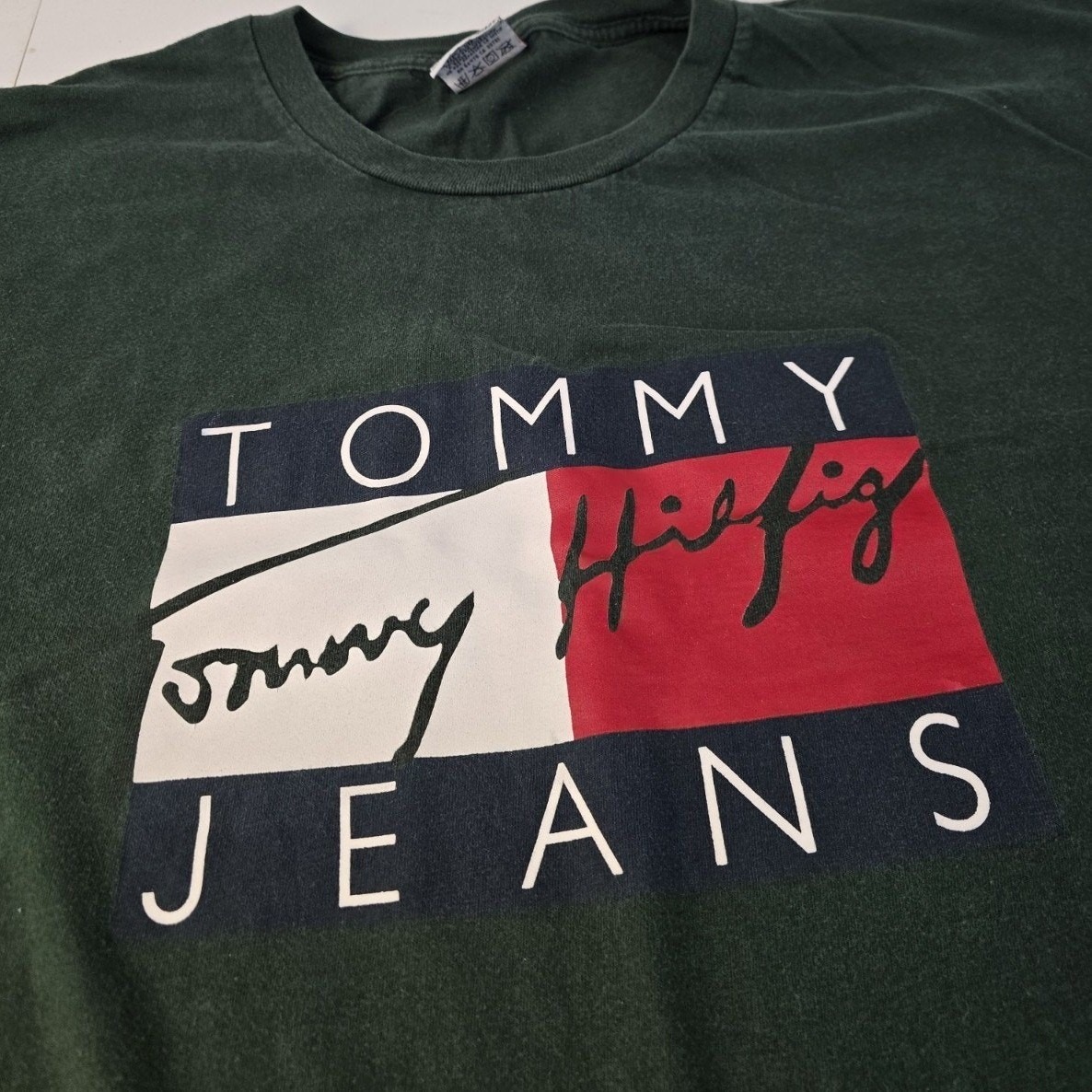 Vintage Tommy Hilfiger Tommy Jeans Graphic T-Shirt Xl Green Distressed 90s Logo — image 3 of 8